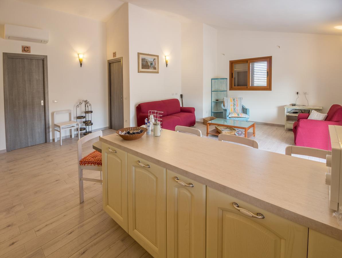 Molti Mari B&B Resort Olbia Exteriör bild