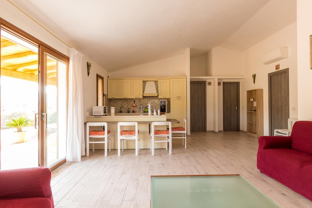 Molti Mari B&B Resort Olbia Exteriör bild